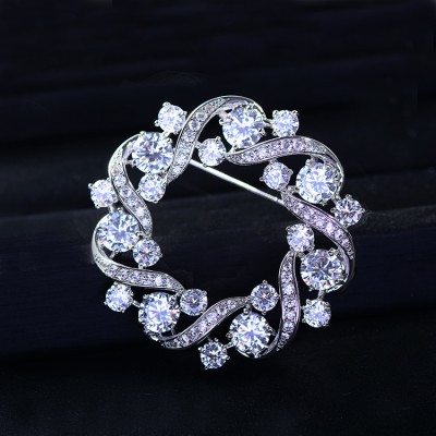 Round Wreath Brooch