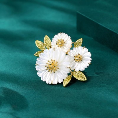Daisy Flower Brooch